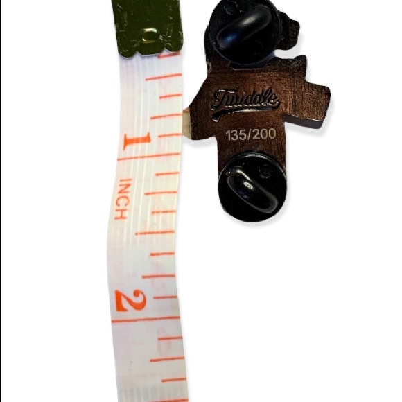 Twiddle Blue Frankie Limited Edition Pin - Picture 5 of 6